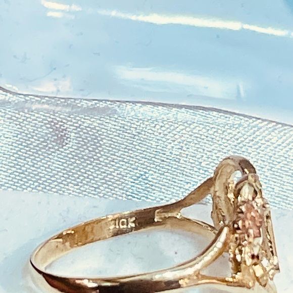 Initial Ring 10k gold - Picture 4 of 7